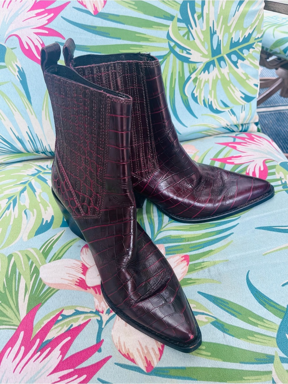 Zara Women’s Pointed Chelsea Ankle Boots in Burgundy Croc-Embossed Leather - Picture 3 of 7